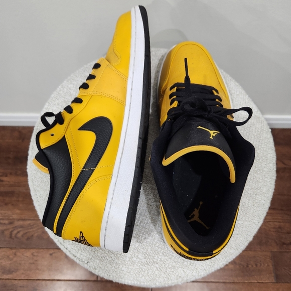 Jordan 1's Low - Picture 13 of 15